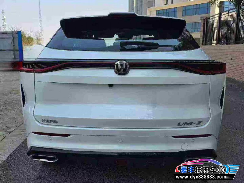 24年长安长安UNI轿车抵押车出售