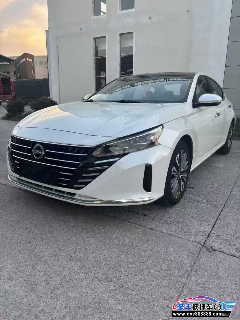 23年日产天籁轿车抵押车出售