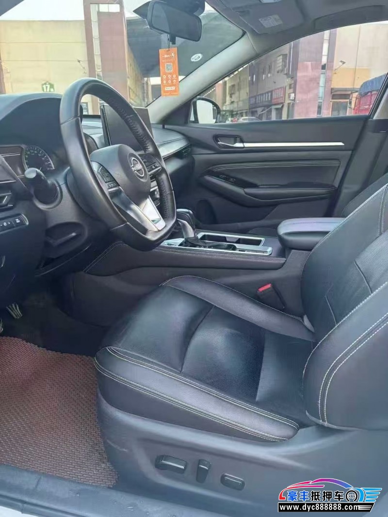 23年日产天籁轿车抵押车出售