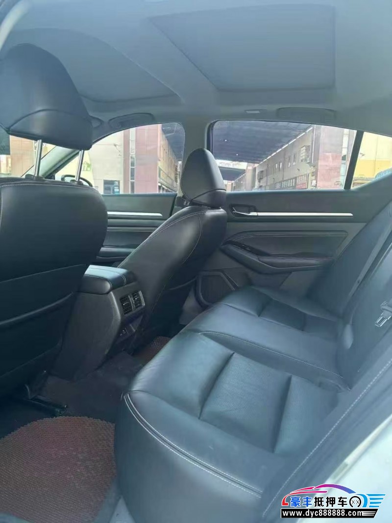 23年日产天籁轿车抵押车出售