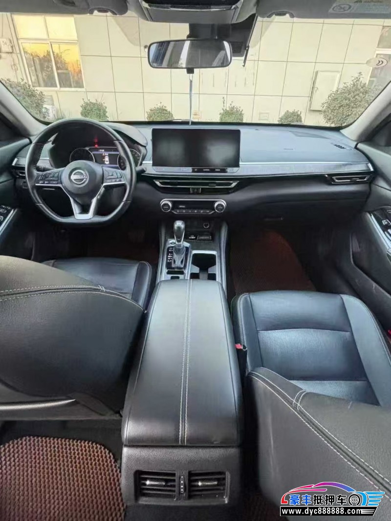 23年日产天籁轿车抵押车出售