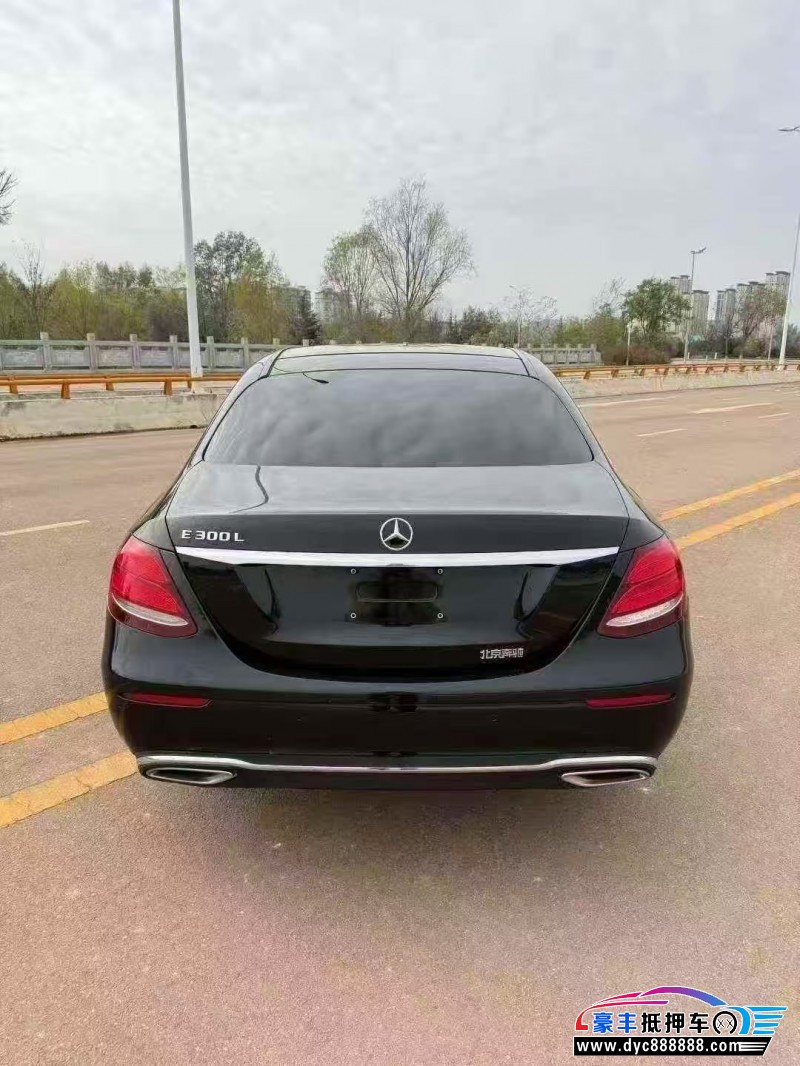 19年奔驰E轿车抵押车出售