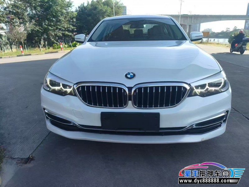 抵押车出售20年宝马5系轿车