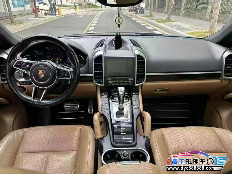 16年保时捷卡宴轿车抵押车出售