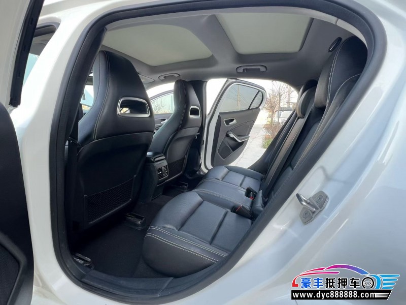 19年奔驰GLA轿车抵押车出售