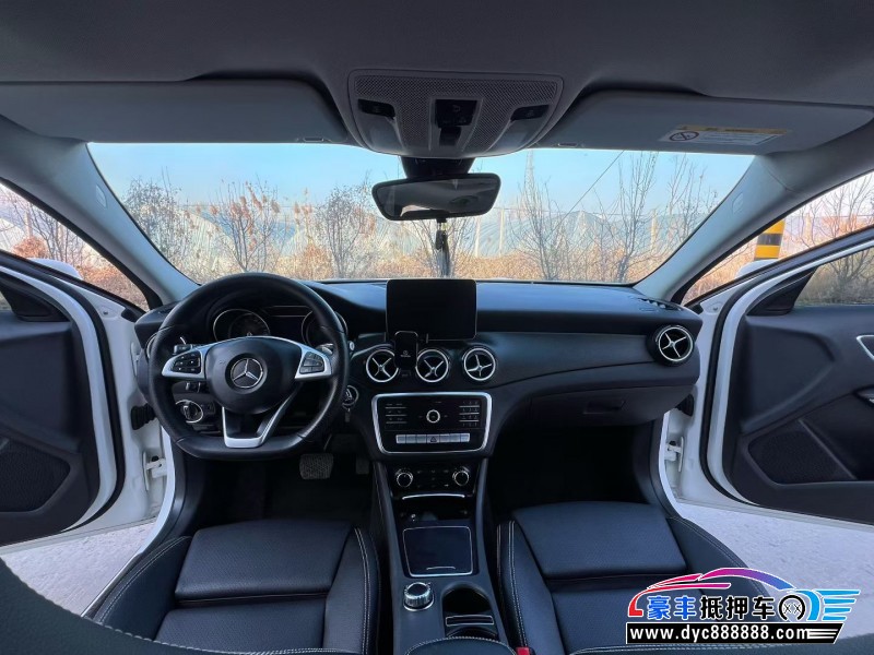 19年奔驰GLA轿车抵押车出售