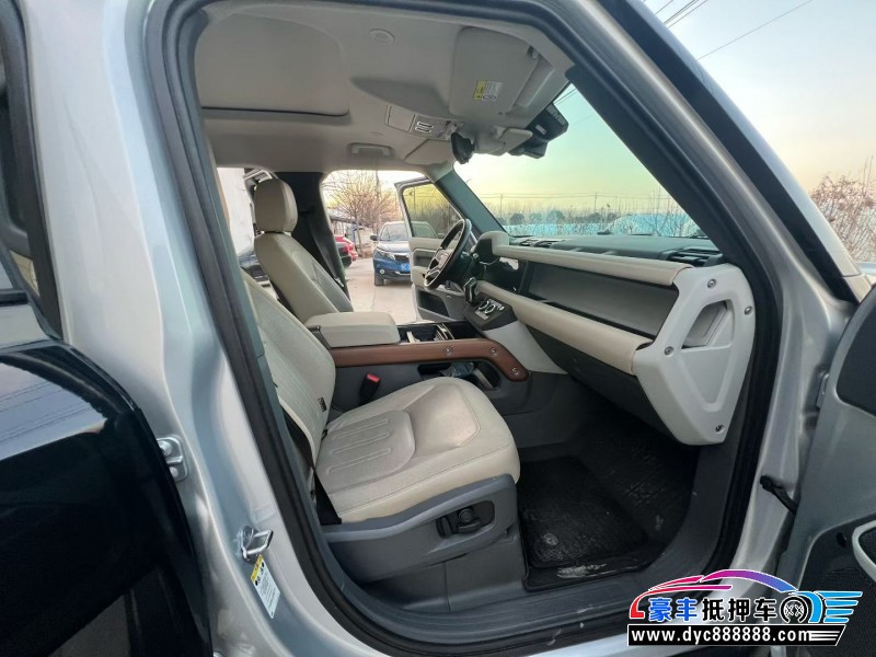 21年路虎卫士轿车抵押车出售