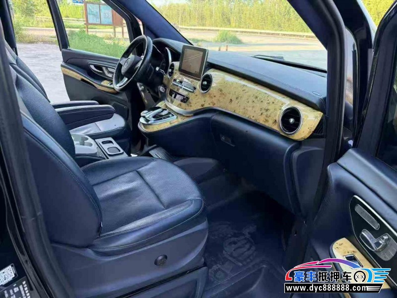 21年奔驰V轿车抵押车出售