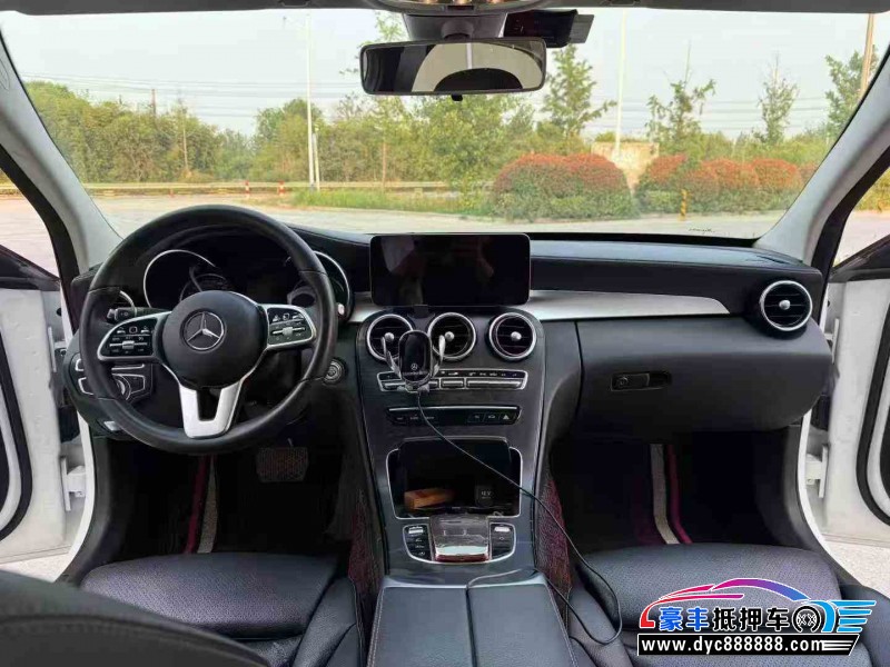 19年奔驰C轿车抵押车出售