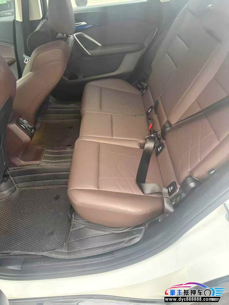 25年宝马X1轿车抵押车出售