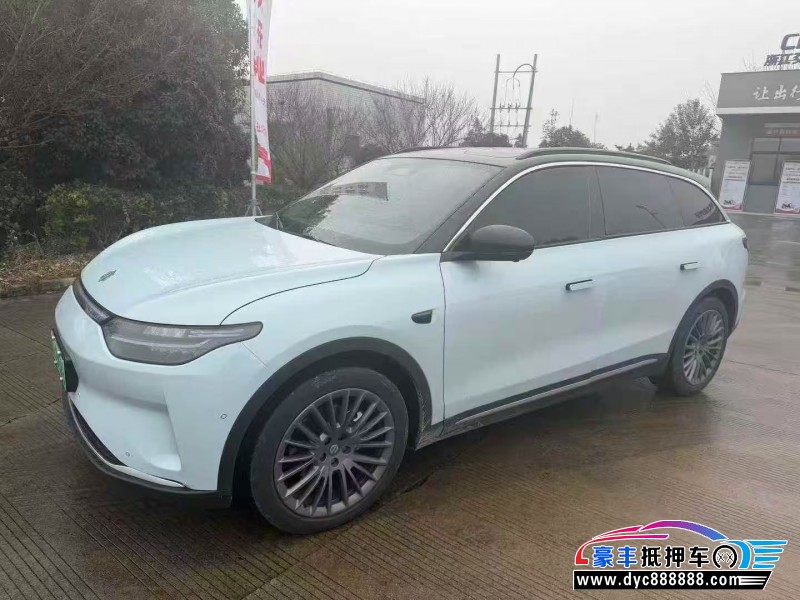 25年零跑C11轿车抵押车出售