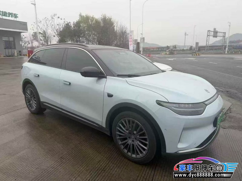 25年零跑C11轿车抵押车出售