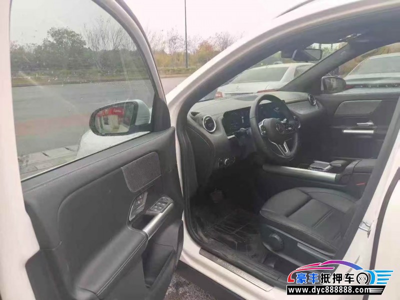 22年奔驰GLA轿车抵押车出售