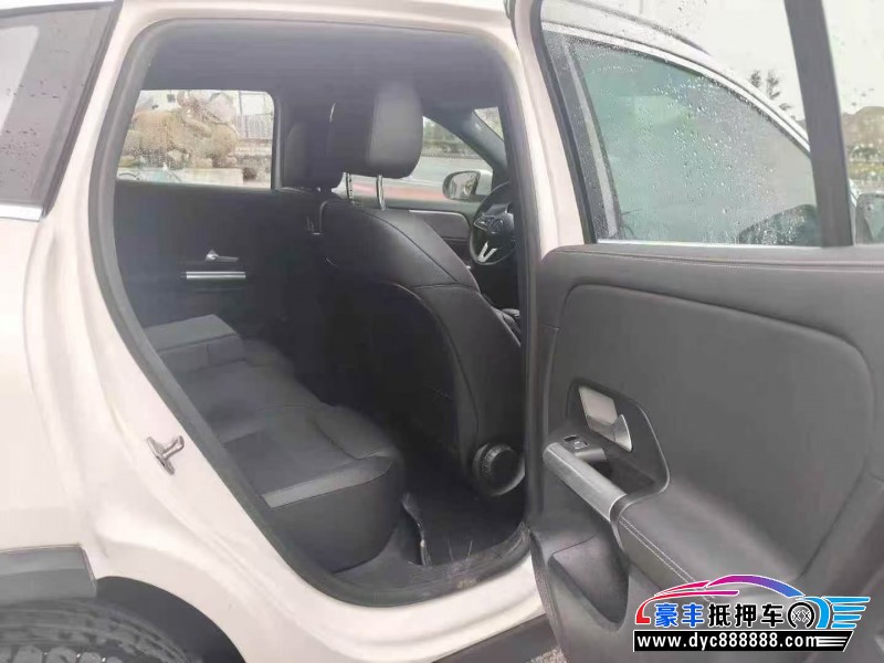 22年奔驰GLA轿车抵押车出售