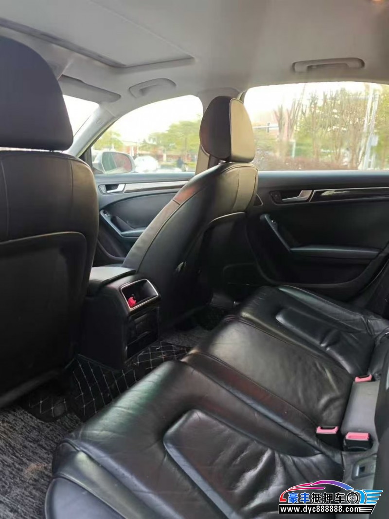 12年奥迪A4L轿车抵押车出售