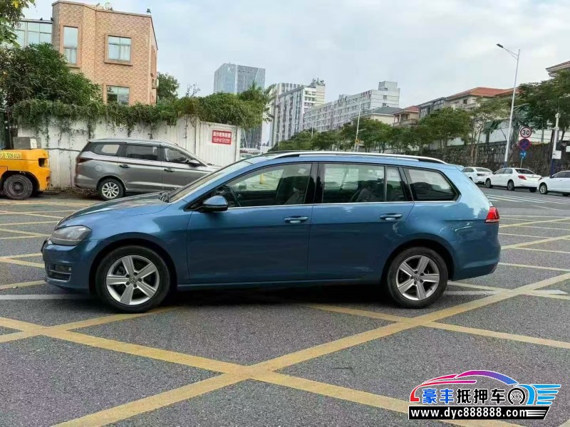 14年大众高尔夫轿车抵押车出售