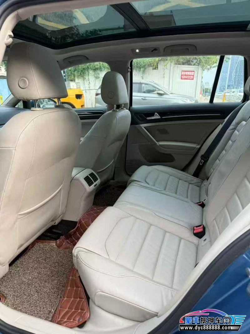 14年大众高尔夫轿车抵押车出售