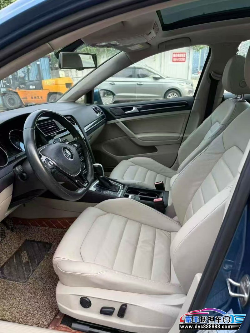 14年大众高尔夫轿车抵押车出售