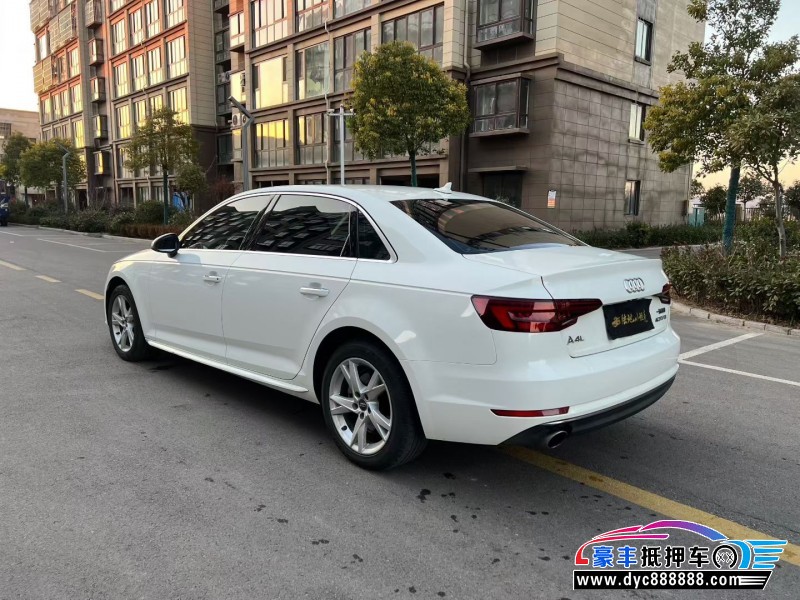 18年奥迪A4L轿车抵押车出售