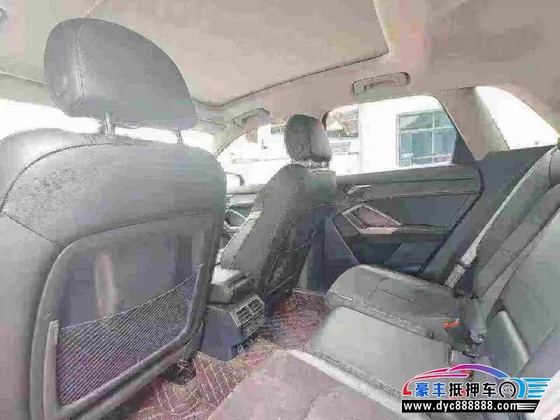 21年奔驰A轿车抵押车出售