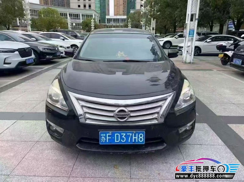 13年日产天籁轿车抵押车出售