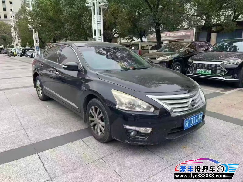 13年日产天籁轿车抵押车出售