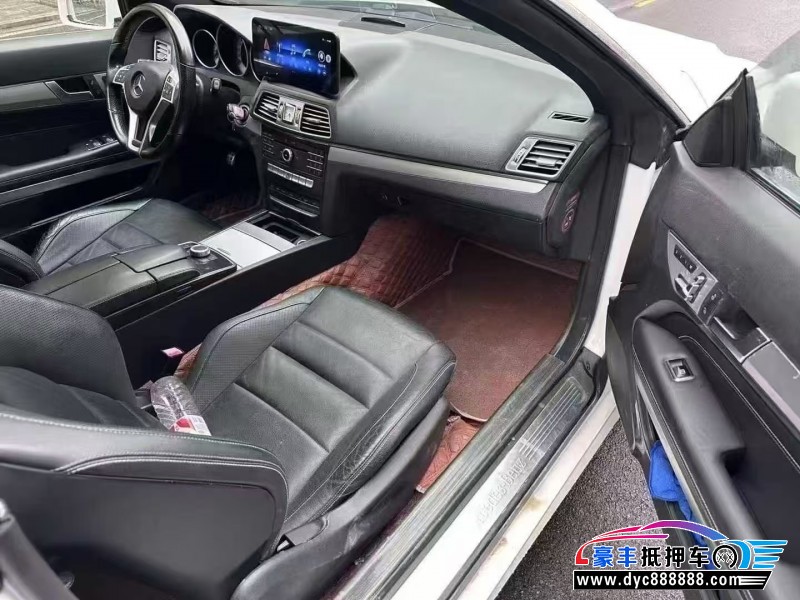 17年奔驰E轿车抵押车出售