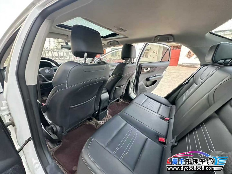 20年比亚迪秦轿车抵押车出售