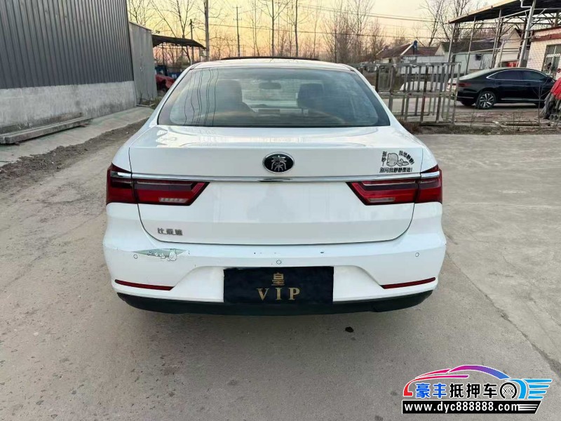20年比亚迪秦轿车抵押车出售