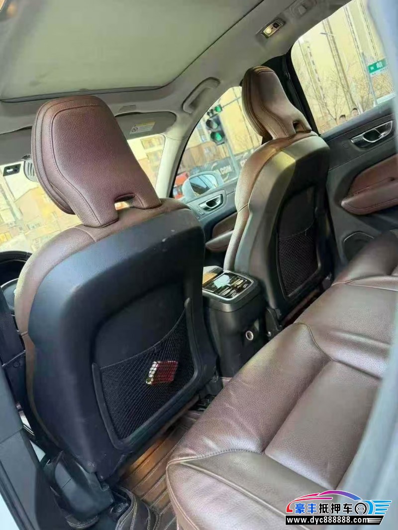 20年沃尔沃XC60轿车抵押车出售