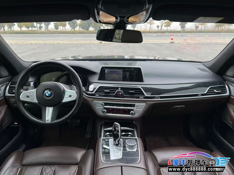 22年宝马7系轿车抵押车出售