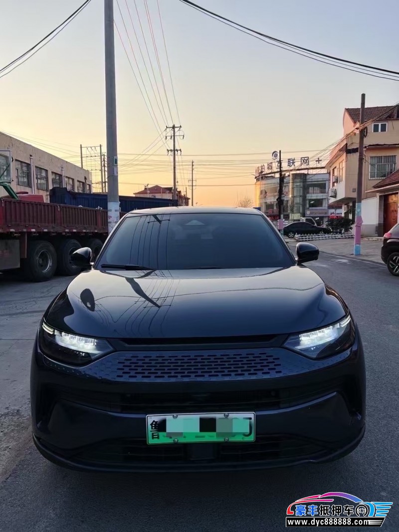 抵押车出售24年零跑C11轿车