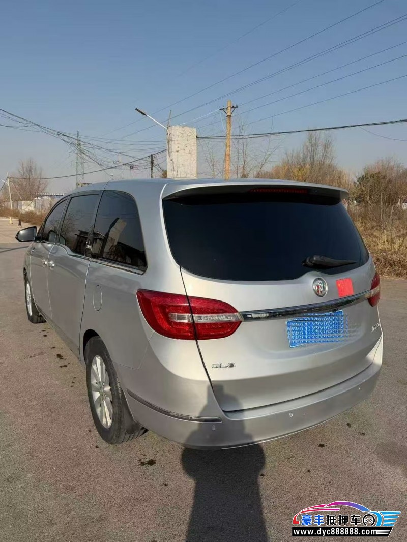 15年别克GL8轿车抵押车出售