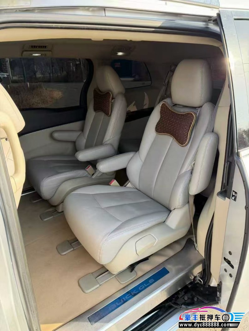 15年别克GL8轿车抵押车出售