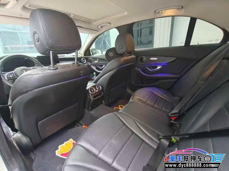 19年奔驰C轿车抵押车出售