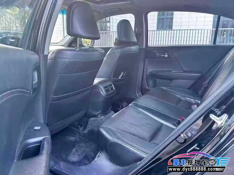 17年本田雅阁轿车抵押车出售