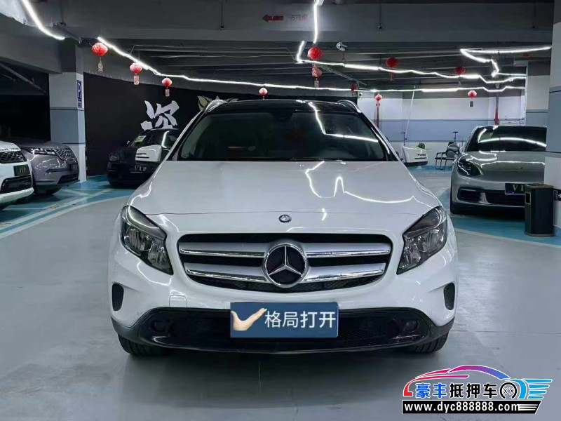 16年奔驰GLA轿车抵押车出售