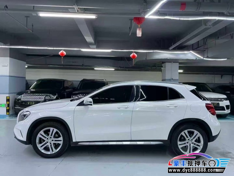 16年奔驰GLA轿车抵押车出售