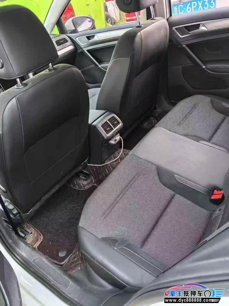 19年大众高尔夫轿车抵押车出售