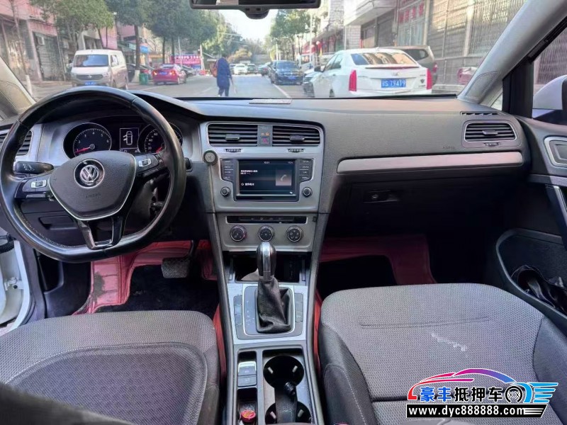 16年大众高尔夫轿车抵押车出售