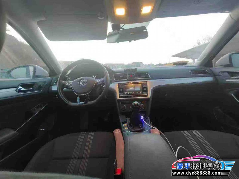 17年大众凌渡轿车抵押车出售