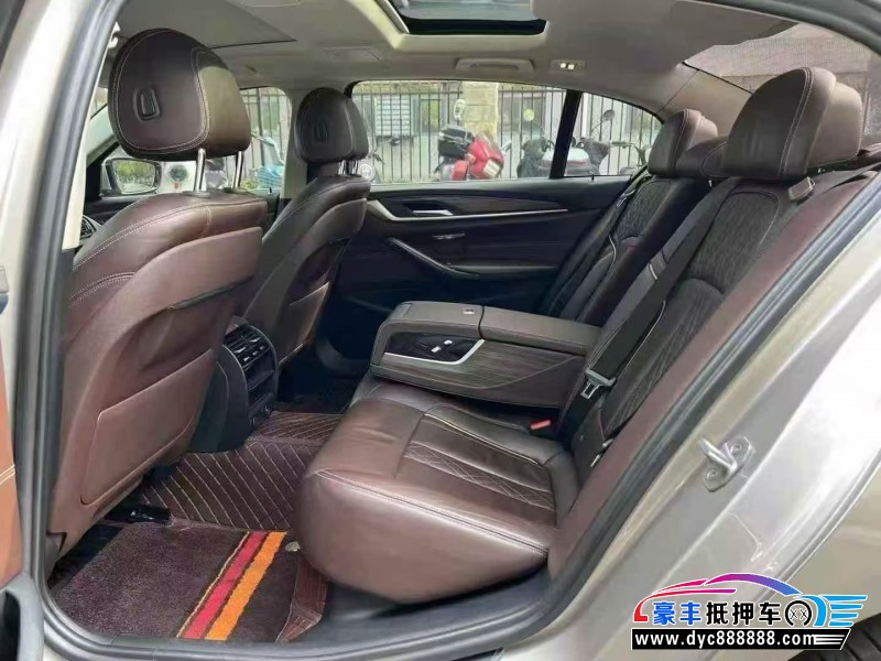 19年宝马5系轿车抵押车出售