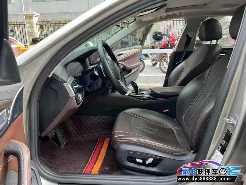 19年宝马5系轿车抵押车出售