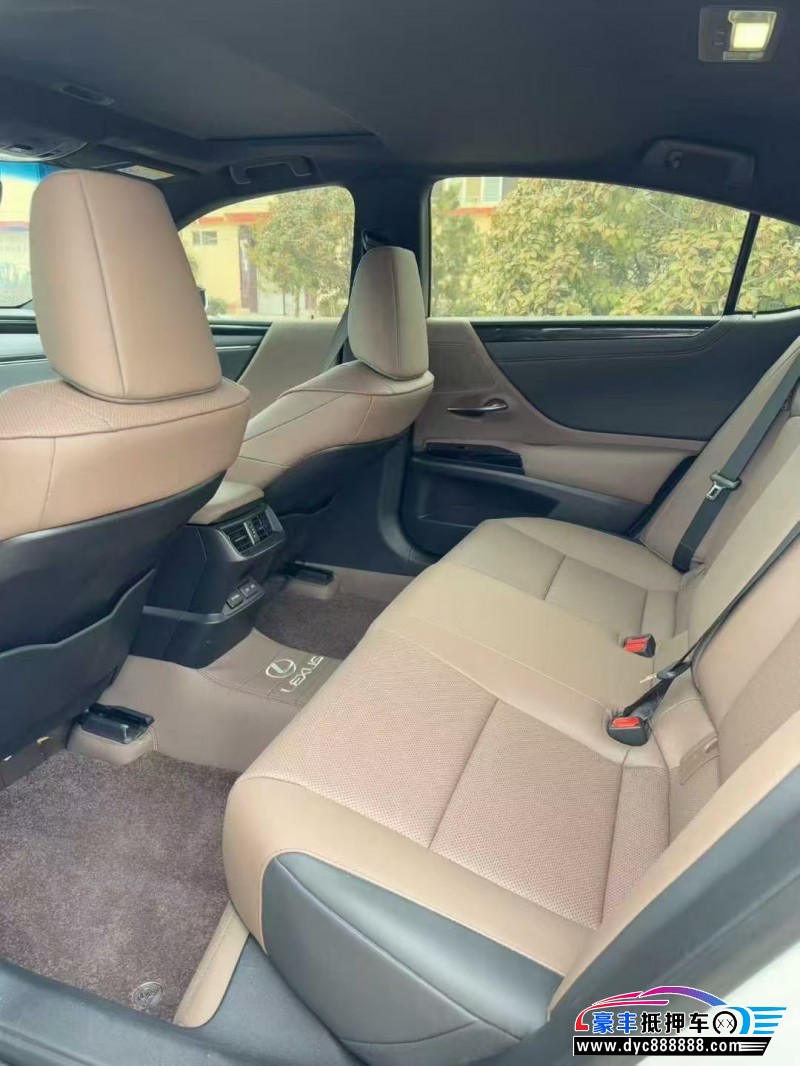 23年雷克萨斯ES轿车抵押车出售