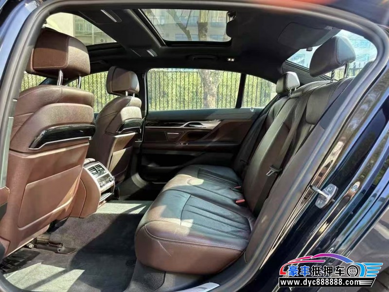 18年宝马7系轿车抵押车出售