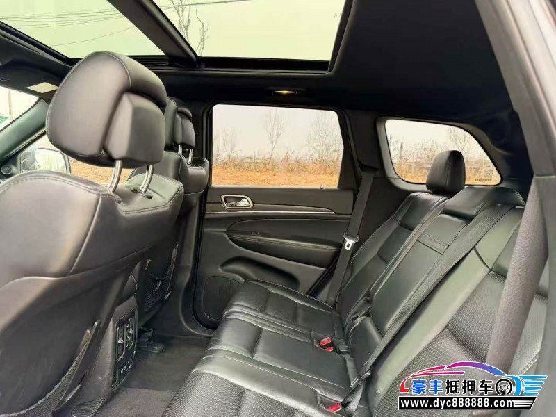 16年Jeep大切诺基轿车抵押车出售