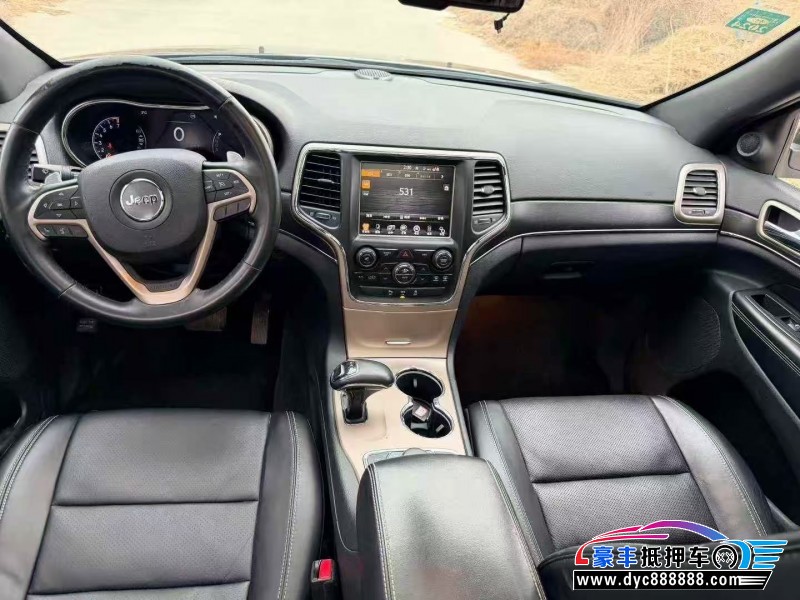 16年Jeep大切诺基轿车抵押车出售