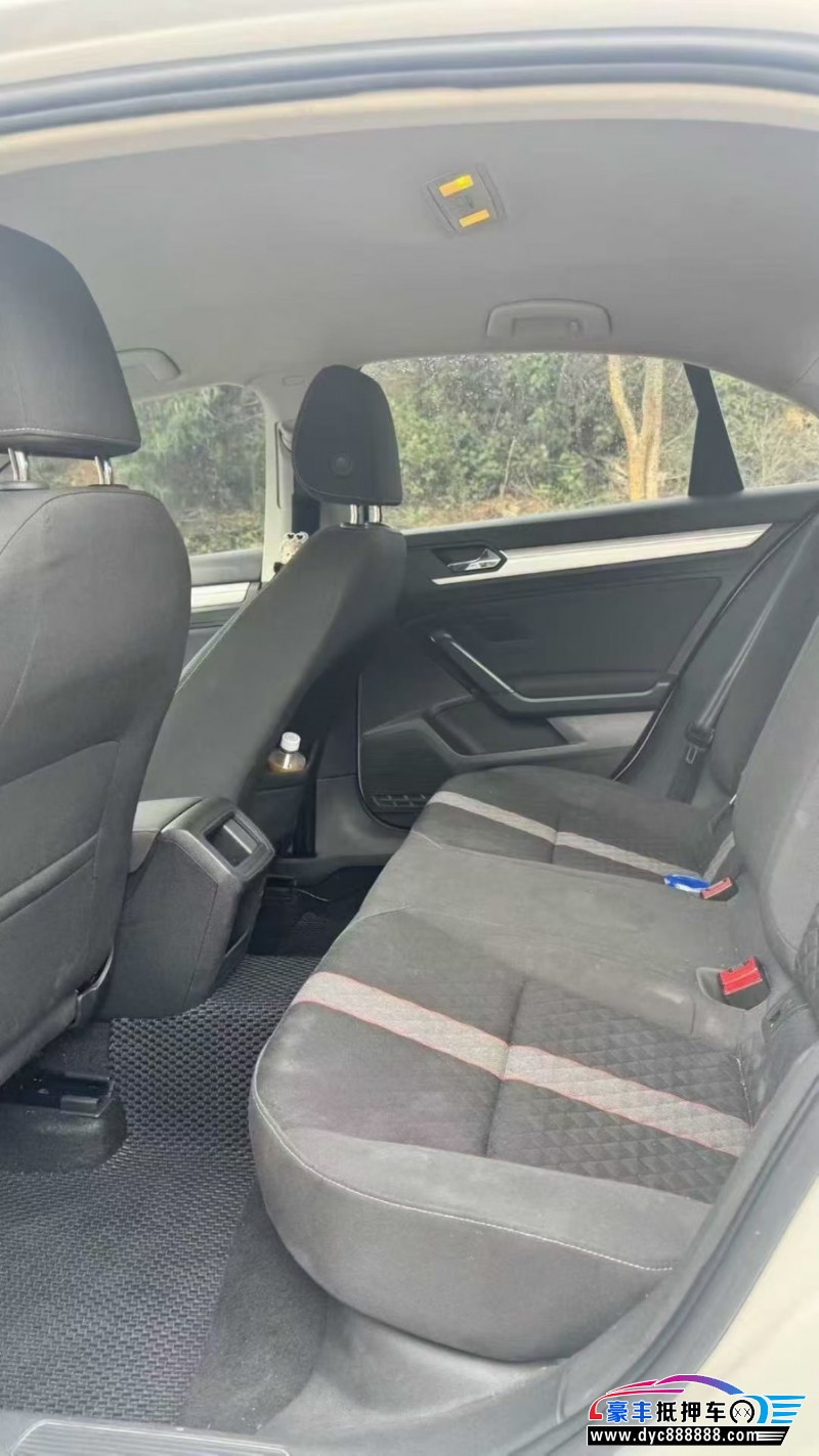 22年大众凌渡轿车抵押车出售