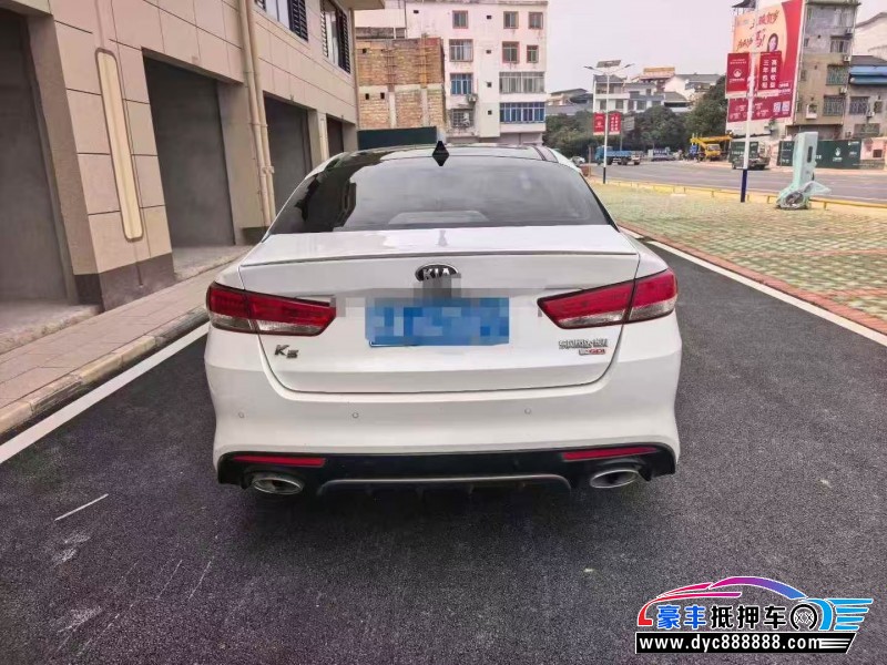 18年起亚K5轿车抵押车出售