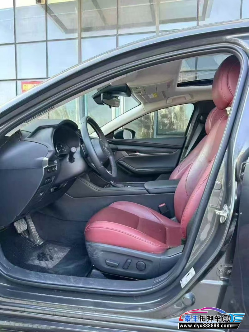 25年马自达昂克赛拉轿车抵押车出售